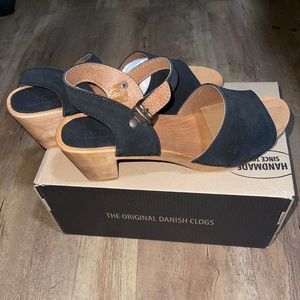 FINAL PRICE DROP* GREAT DEAL!! Sanita sandals